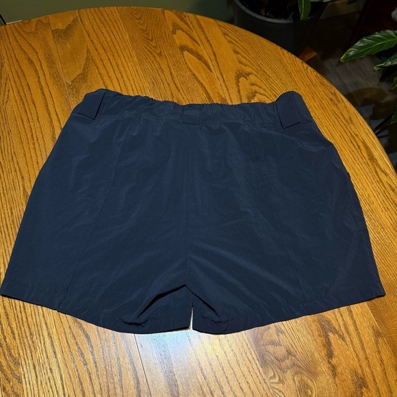 Athleta Shorts Size 16 Cute Waistline - Picture 3 of 3